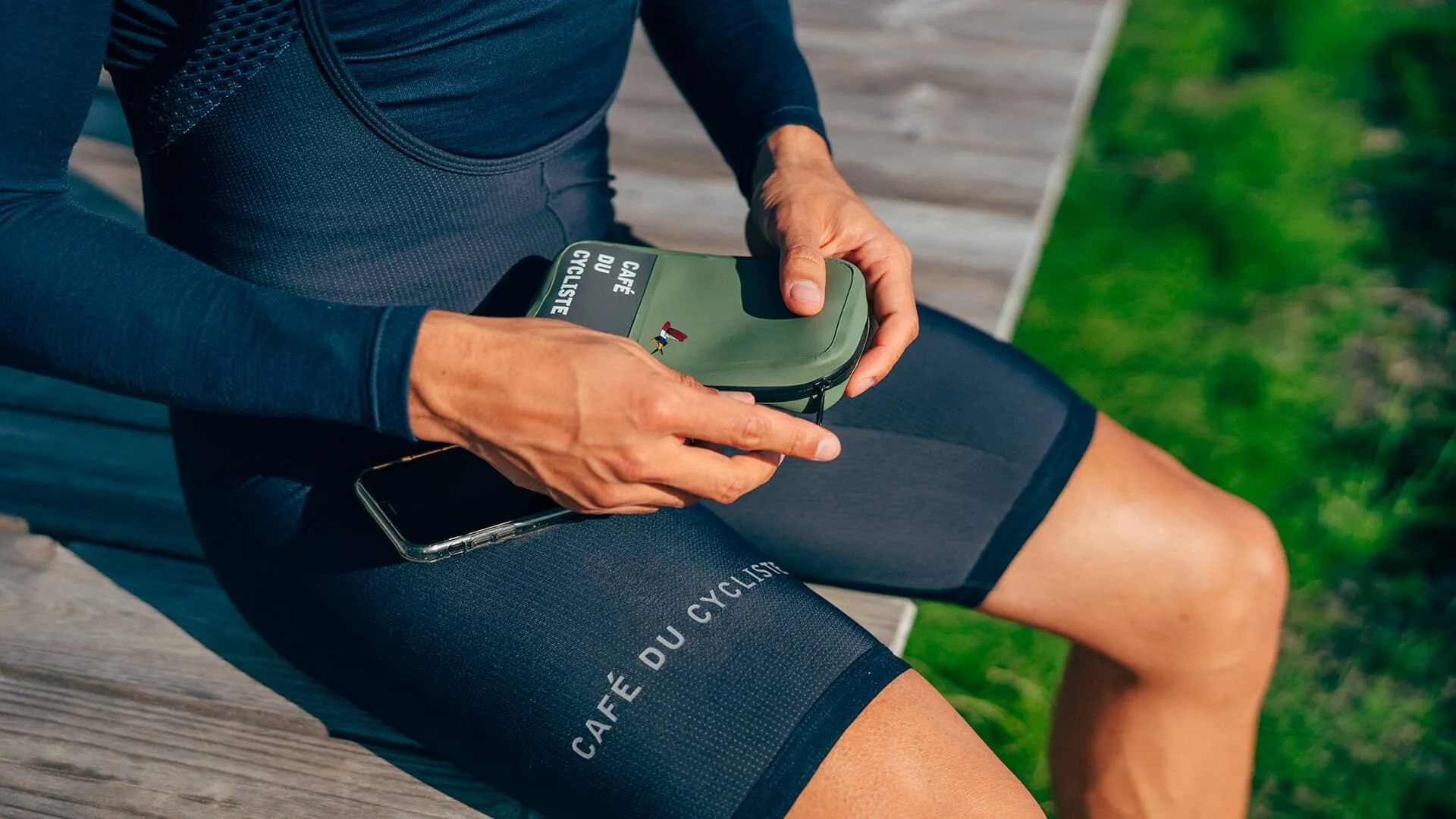 Café du Cycliste Waterproof Pouch