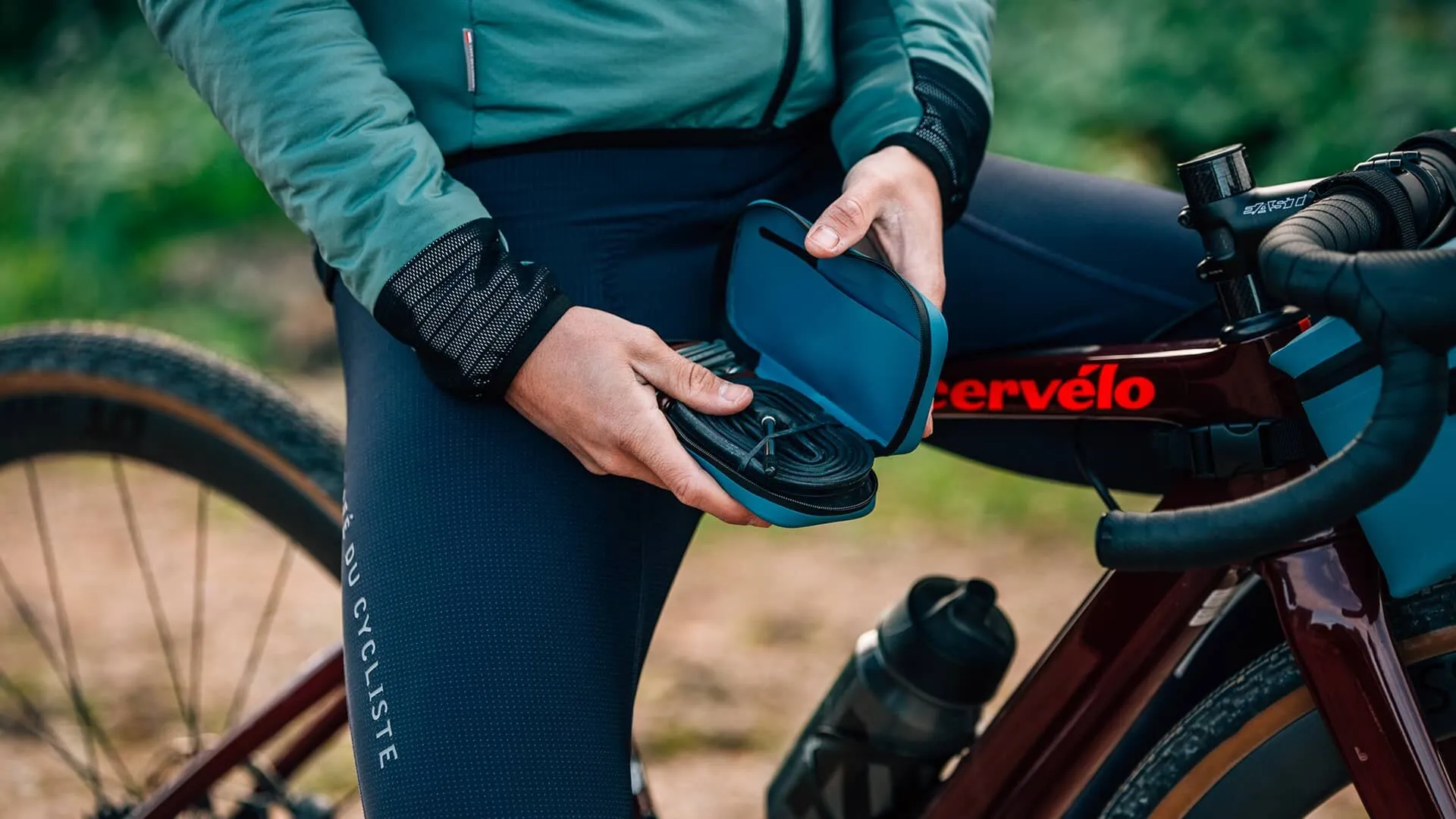 Café du Cycliste Waterproof Pouch