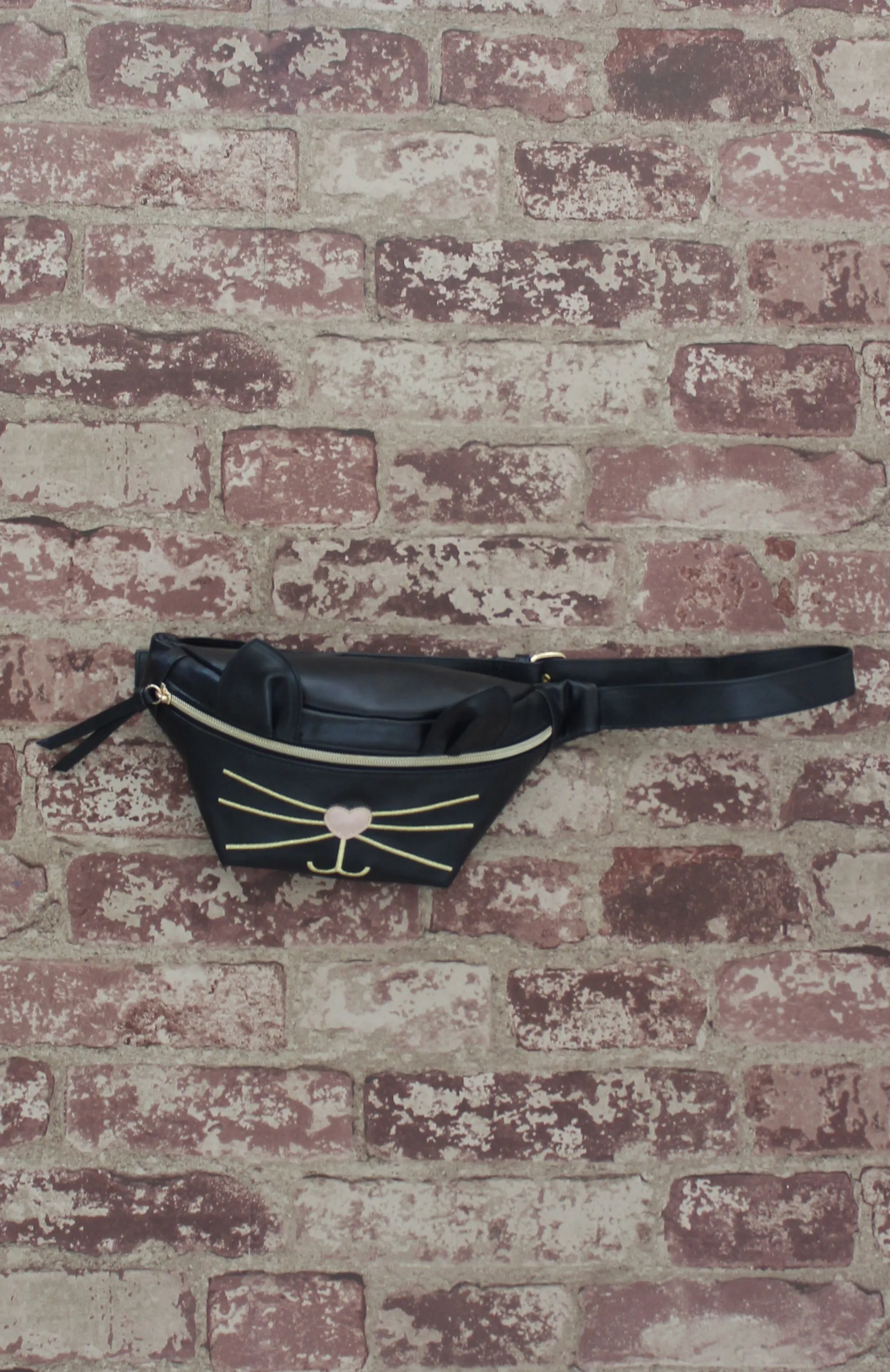 Dutchess Belt Bag in Black