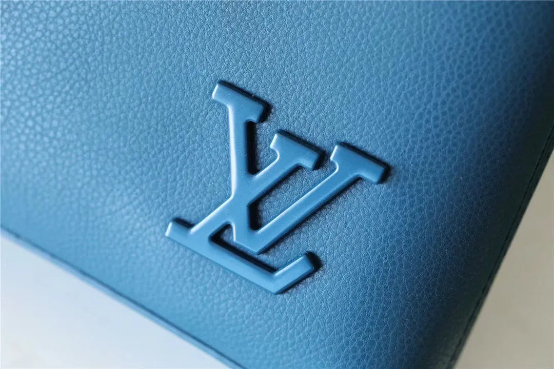 LV Pochette Ipad Blue Aerogram For Men, Wallet 30cm LV M81029