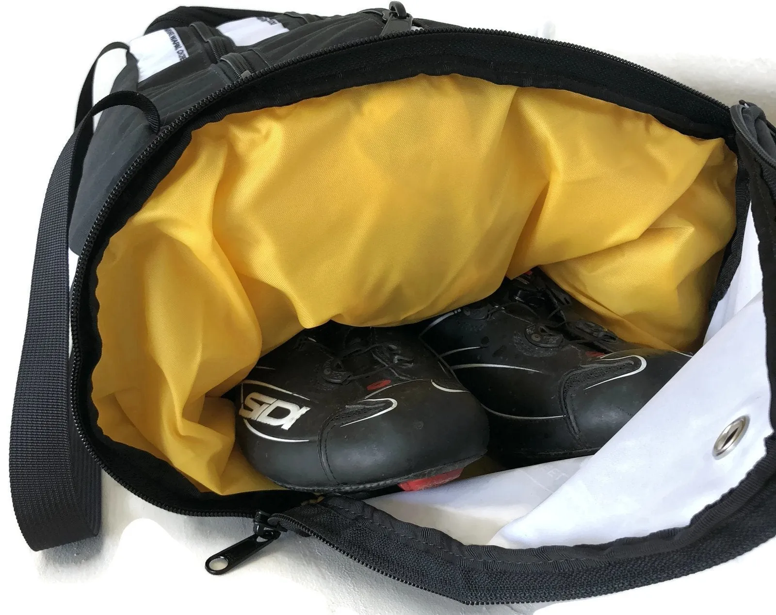 RWD Cycling Club 2023 CYCLING RACEDAY BAG™