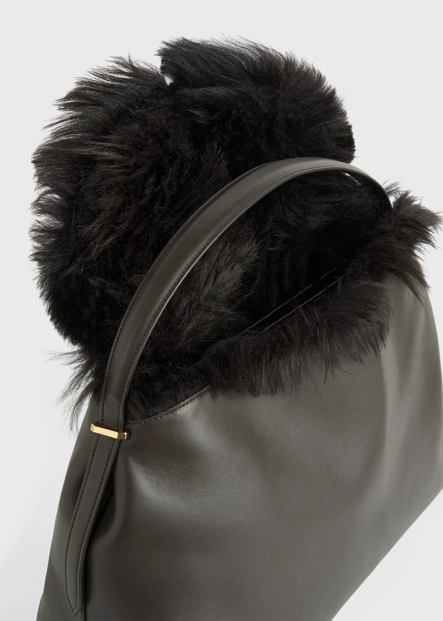 Shearling bag bark