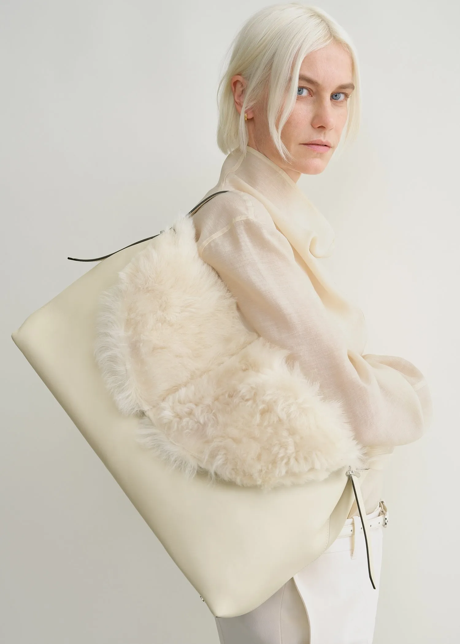 Shearling bag ecru