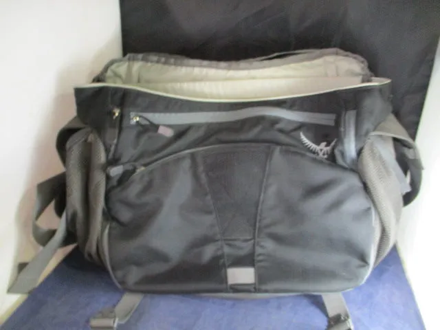 Used Osprey Resource Messenger Laptop Bag - small inside wear