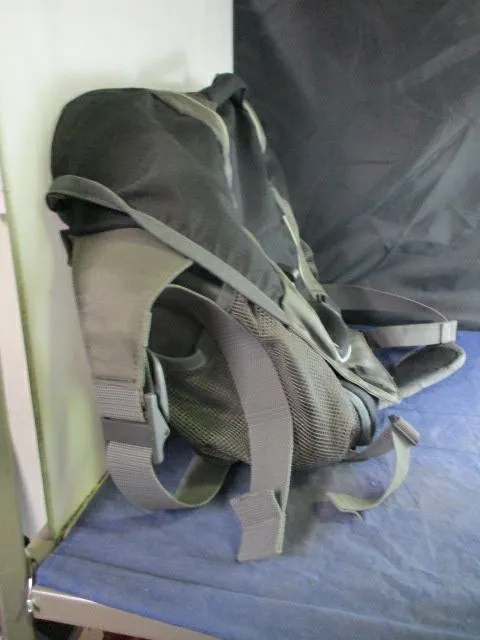 Used Osprey Resource Messenger Laptop Bag - small inside wear