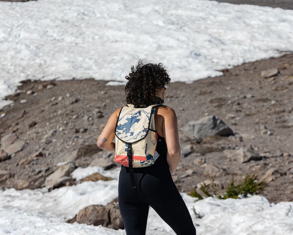 Venture Pack: Eco-Conscious Style Meets Everyday Functionality